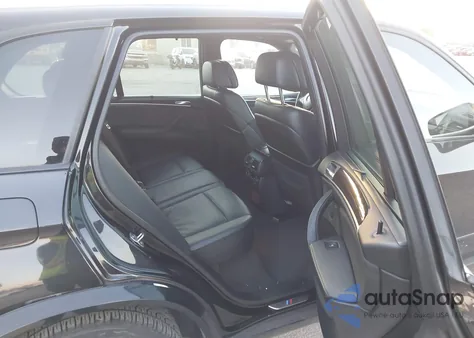 2013 BMW X5 xDrive50I z USA, uszkodzony, nr VIN 5UXZV8C51D0C15098